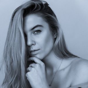 Meet your Posher, Yana